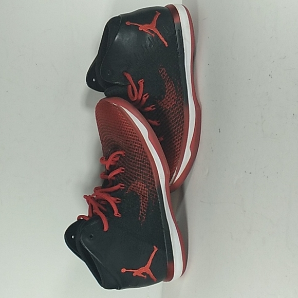 Nike Air Jordan Xxxi Flynit Banned Edition Size 11 Red And Black Sneakers. - Picture 3 of 8